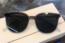 Load image into Gallery viewer, Women's Sunglasses Fashion Retro V